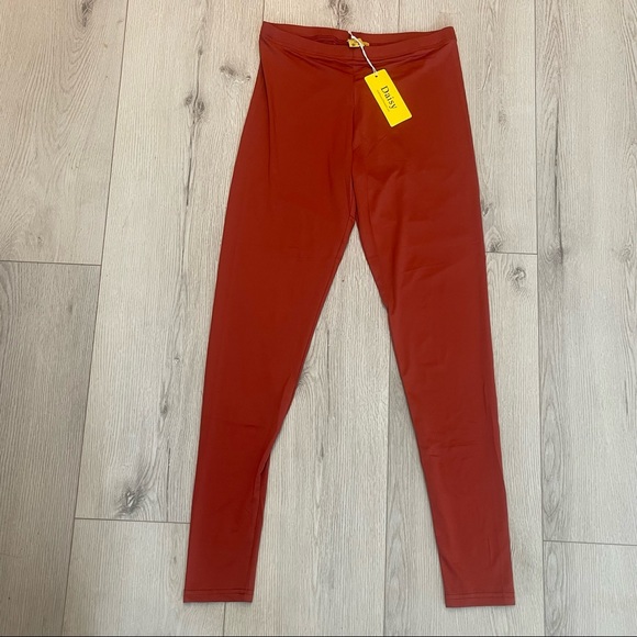 Daisy 2 Piece Silky Loungewear Top and Leggings Size Medium - Picture 8 of 13